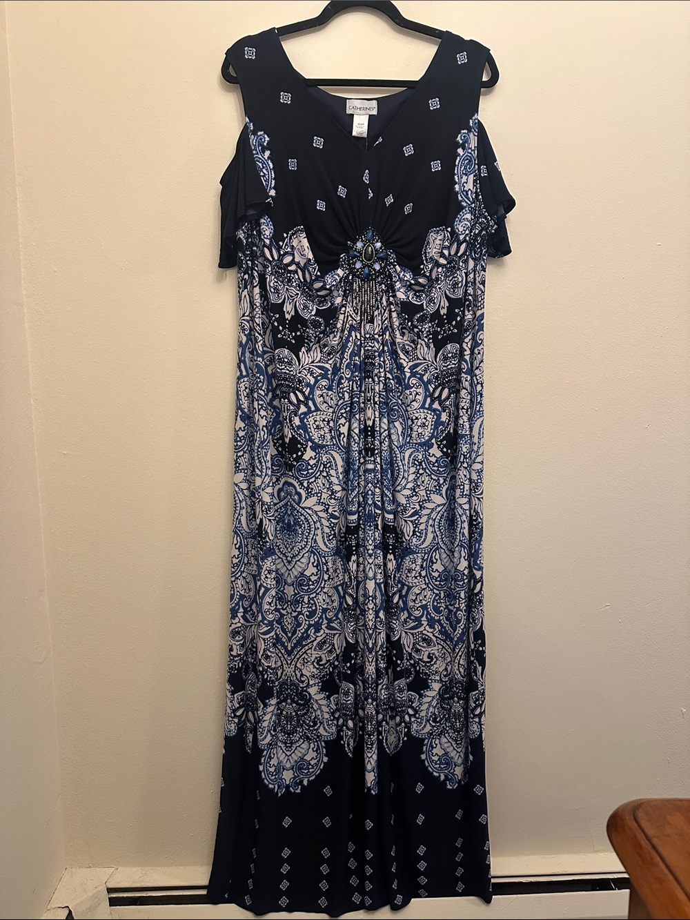 Catherines Women’s NWT Navy and White Cold-Shoulder Paisley Beaded Maxi Dress